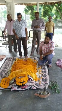 Dr. Bhupendra Madhepuri with Madhepura S.P Ashish Kumar at his residence