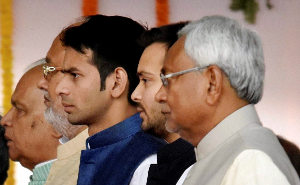 Nitish with his Ministers