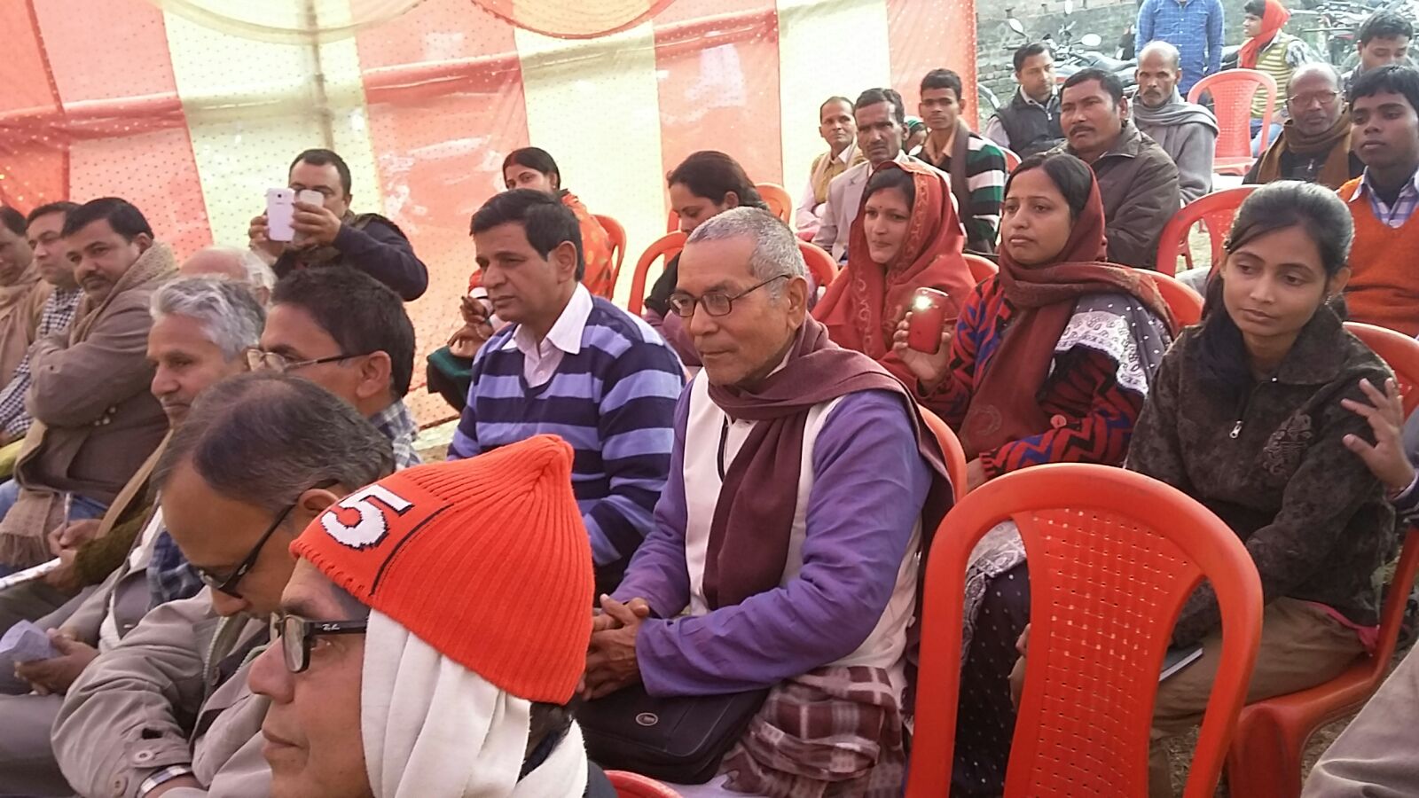  Audience attending the meeting of Bhartiya Jan Lekhak Sangh at Madhepura .