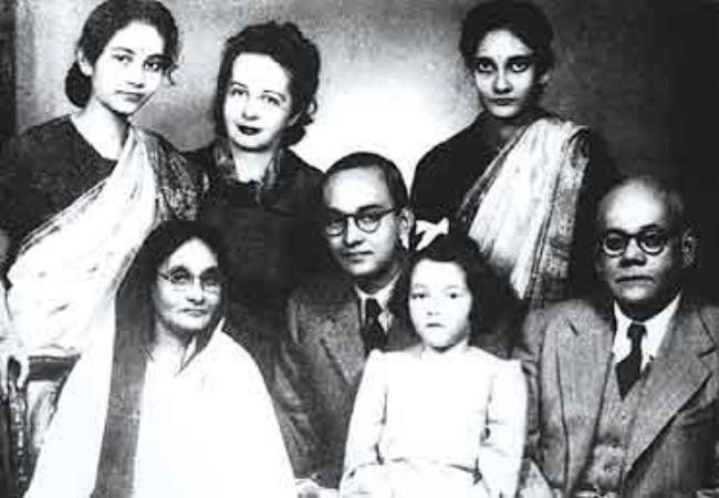 Subhash Chandra Bose with Family