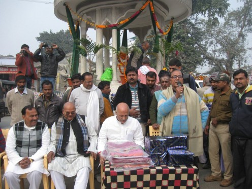 Dr.Madhepuri along with Cabinet Minister and School Children and other people celebrating Bhupendra Narayan Mandal Jayanti at Bhupendra Chauk, Madhepura .