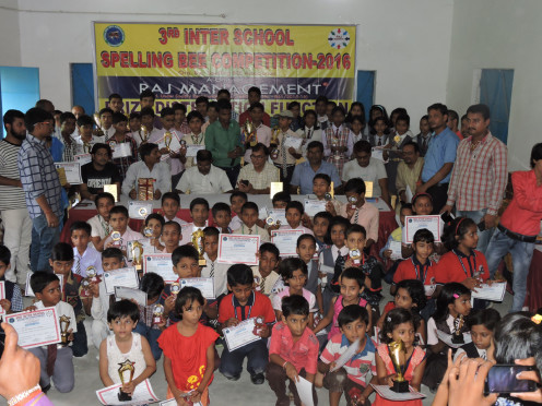 Spelling Bee. Patron Dr.Bhupendra Narayan Yadav Madhepuri, Dr.B.N. Viveka and others with winners of 3rd Inter School Spelling Bee Competition 2016 at Parvati Science Collage Madhepura