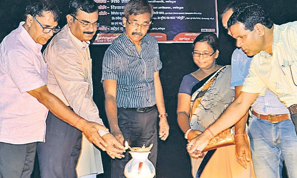 Samajsevak and Sahityakaar Dr.Bhupendra Narayan Yadav Madhepuri ,SP Vikash Kumar , DM Md.Sohail , Chandrika Rai and Dr.Naresh Kumar inaugurating Premchand Jayanti Function under IPTA at BP Mandal Nagar Bhawan , Chulhay Marg Madhepura.