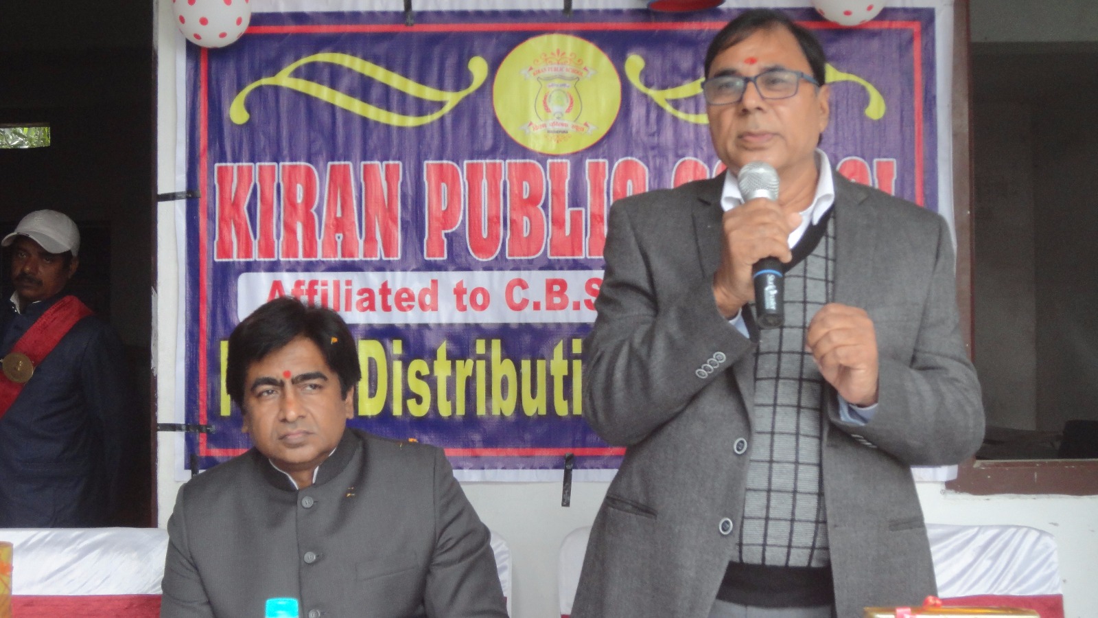 Educationist Dr.Madhepuri encouraging the students at K.P.S. Campus, Madhepura