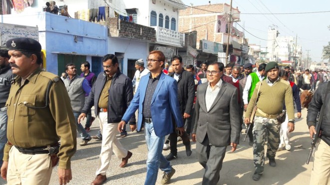 Samajsevi Dr.Bhupendra Madhepuri , Dynamic DM Md.Sohail , SP Vikas Kumar and many other Officers and civilians taking part in awareness procession for Sharab Bandi Manav Shrinkhala on the roads of Madhepura.