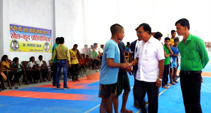 Samajsevi Dr.Bhupendra Narayan Yadav Madhepuri encouraging the Kabaddi Players at BP Mandal Indoor Stadium with Secretary Arun Kumar on 24th August 2018.