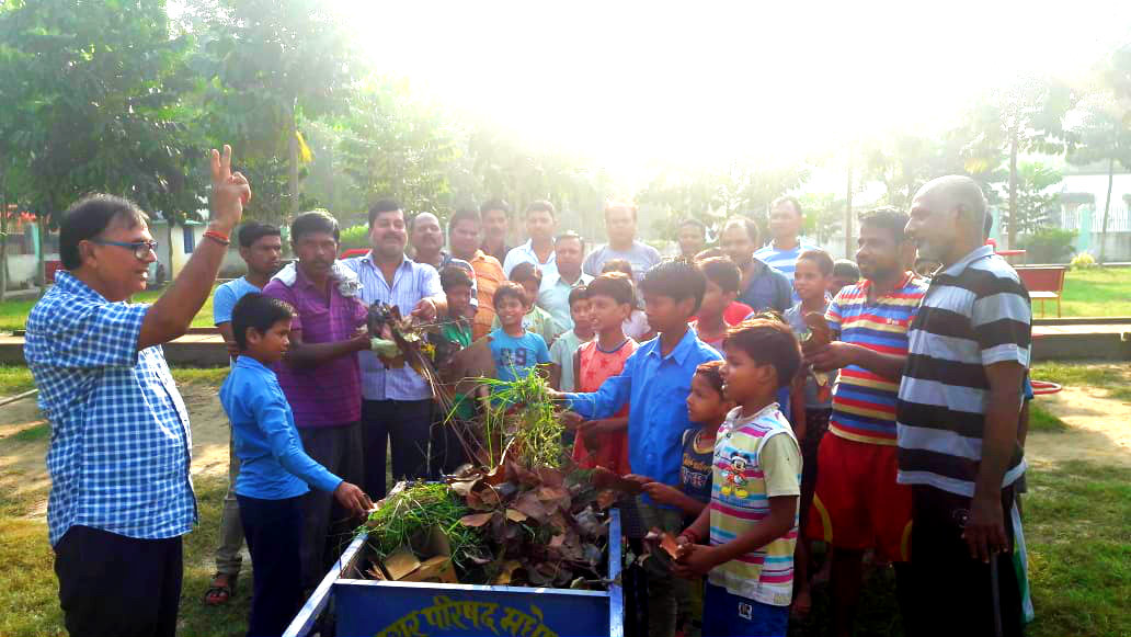 Samajsevi Dr.Madhepuri, known as Kalam of Madhepura , after cleaning Dr.A.P.J.Abdul Kalam Park with the help of Children & their Guardians on the 150th Gandhi Jayanti at Madhepura.