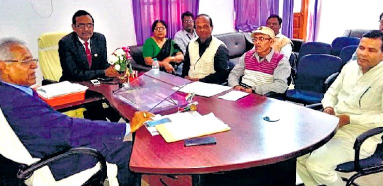 VC Dr.Awadh Kishor Ray, Pro-VC Dr.Farookh Ali, BN Musta Chief Dr.Naresh Kumar and others in a meeting for commencing a National Seminar on Importance of Higher Education in Silver Jubilee celebrations of BNMU.