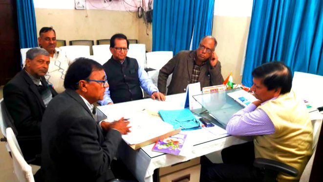 Dr.Bhupendra Narayan Yadav Madhepuri, Civil Surgeon Dr.Shailendra Kumar, Dr.Sachchidanand Yadav, Dr.Bipin Gupta , Dr.Dinesh Gupta and others in the first meeting of newly constituted Advisory committee of Madhepura Sadar Hospital .