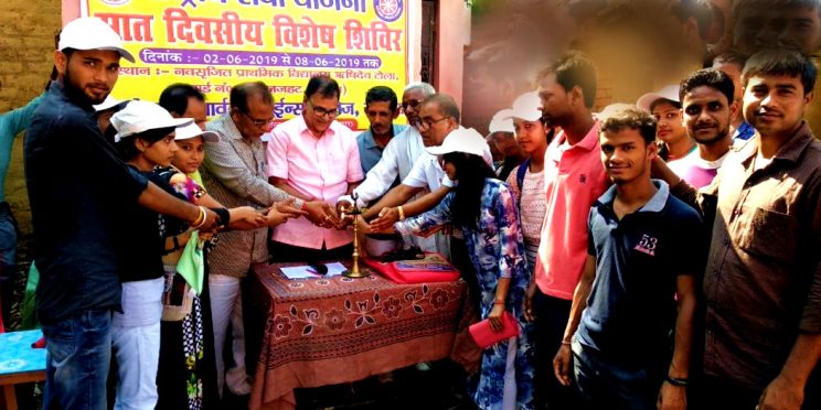 Samajsevi Dr.Bhupendra Narayan Yadav Madhepuri inaugurating seven days awareness workshop at Madhepura.