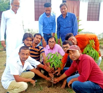 Dr.Bhupendra Madhepuri with others engaged in plantation at DL Public School, Madhepura on the occasion of 73rd independence day.