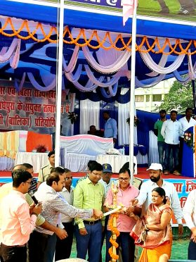 DM Navdeep Shukla along with Dr.Madhepuri and others inaugurating Three Days State School Girls Rugby Competition at BN Mandal Stadium Madhepura.