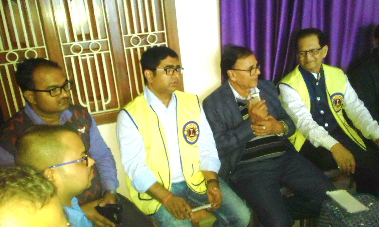 Chief Guest Dr.Bhupendra Madhepuri amidst President of Lion's Club Dr.S.N.Yadav and Secretary Dr.R.K.Pappu.