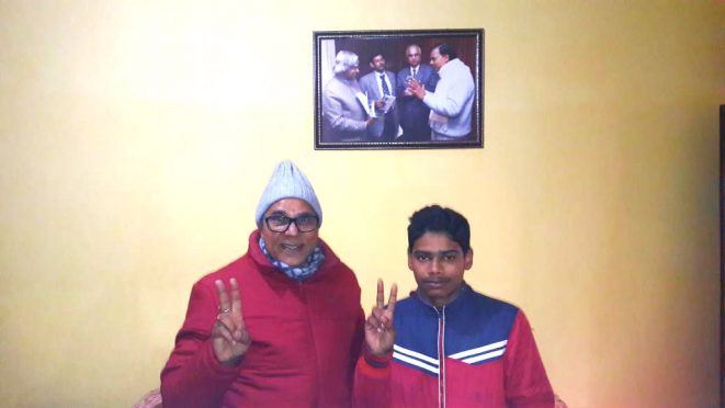 Young Scientist Anand Vijay with renowned Professor of Physics Dr.Bhupendra Narayan Yadav Madhepuri at Dr.Madhepuri's residence Vrindavan Madhepura.