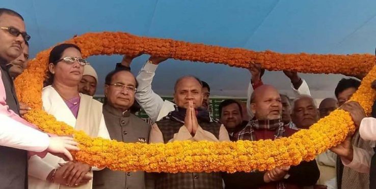 JDU General Secretary RCP Singh, MLC Lallan Sarraf and others at Sonbarsha Aam Sabha.