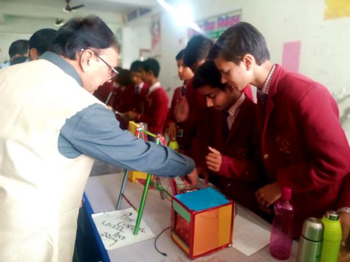 Dr.Bhupendra Narayan Yadav Madhepuri inspecting the Science Projects at Maya Vidya Niketan on the occasion of Vigyan Diwas.