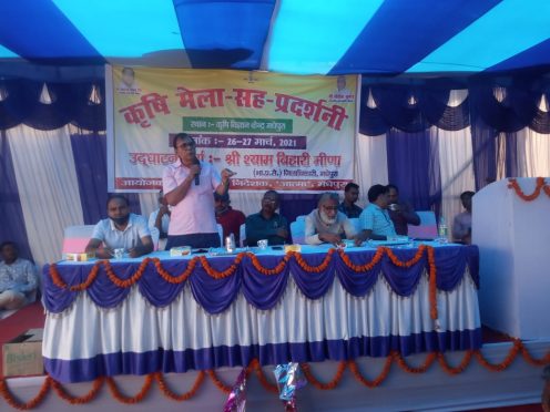 Samajsevi Dr.B.N.Yadav Madhepuri addressing at Kisan Mela organised by Rajan Balan DAO.