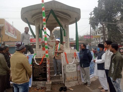 Dr.Bhupendra Madhepuri addressing people after flag hoisting at Bhupendra Chowk on the occasion of Republic day.