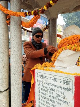 Dr.Bhupendra Narayan Yadav Madhepuri paying homage to Netajee Subhash Chandra Bose at Subhash Chowk.